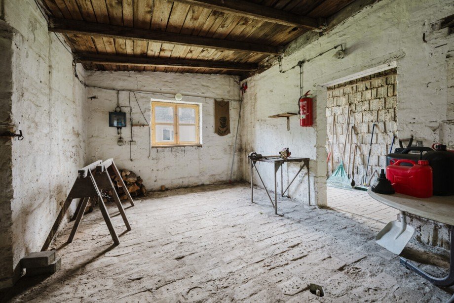 massiver Schuppen Doppelhaush�lfte Schorfheide