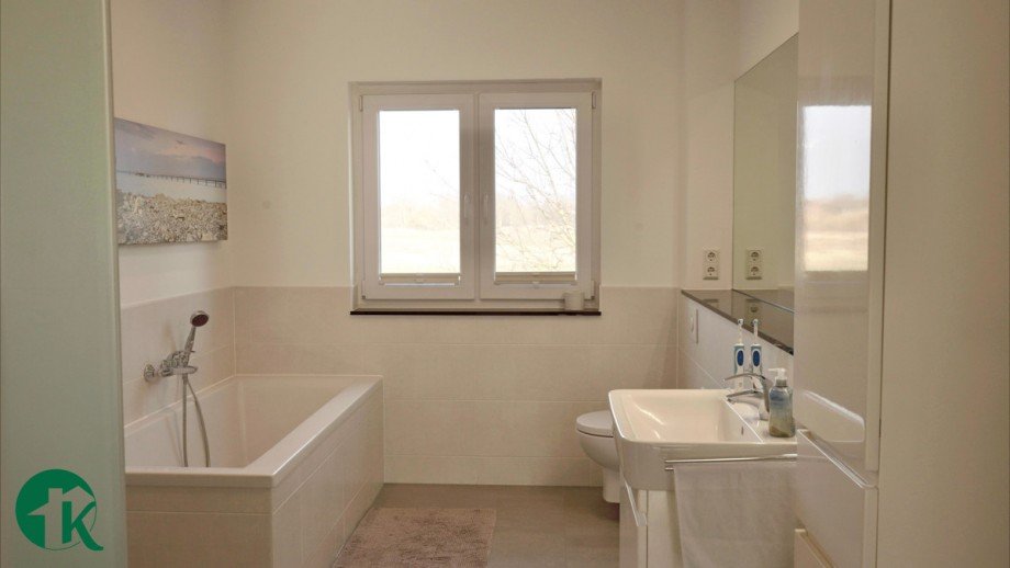 Vollbad mit Wanne und Dusche, Feldblick Einfamilienhaus Bernau bei Berlin