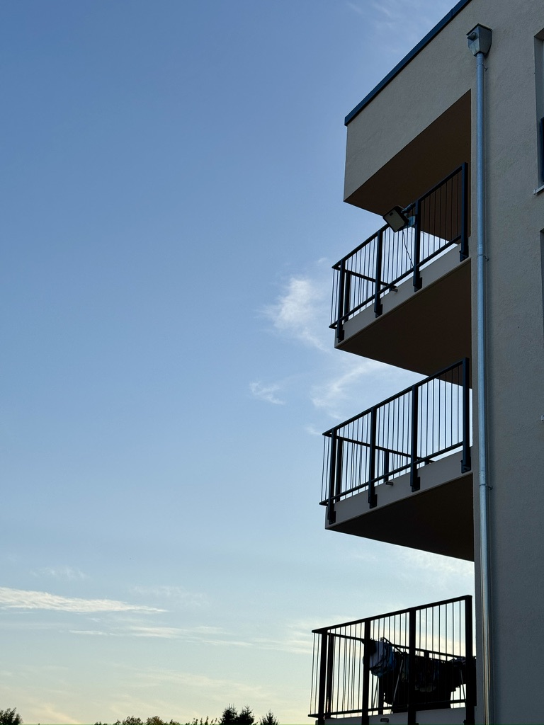 Balkons und Himmel Etagenwohnung Bernau bei Berlin