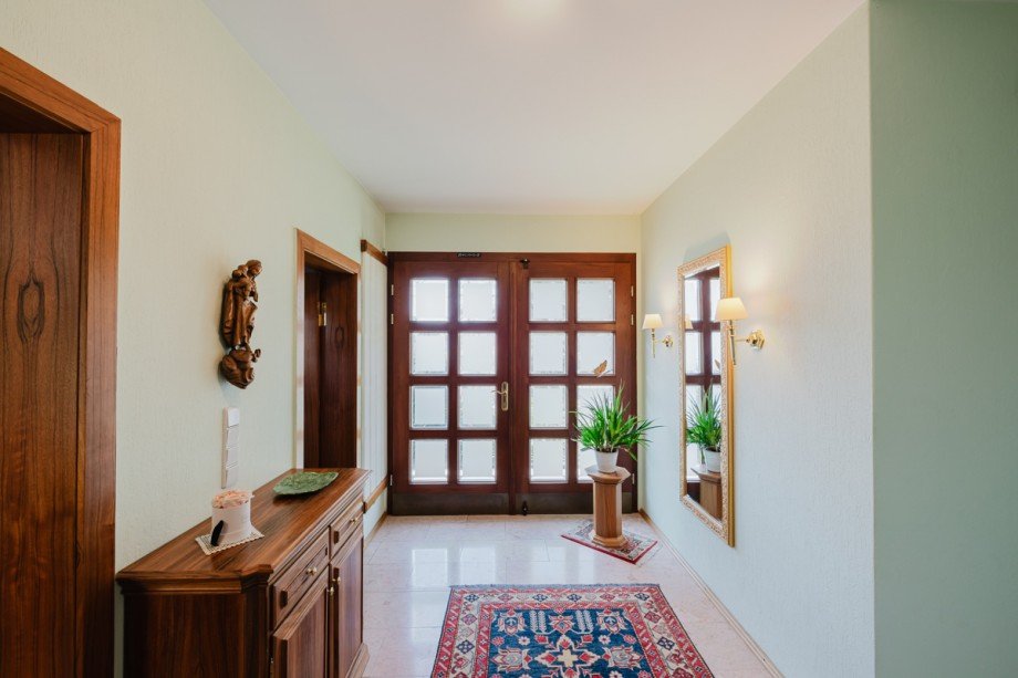 Eingang mit hochwertiger Holz-Glast�r Einfamilienhaus Berlin / Mahlsdorf
