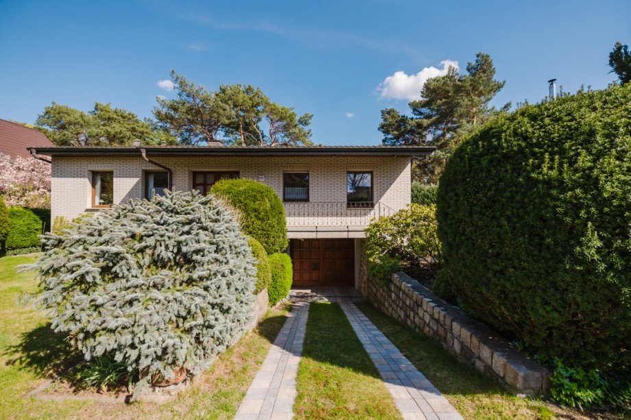 Garageneinfahrt Einfamilienhaus Berlin / Mahlsdorf