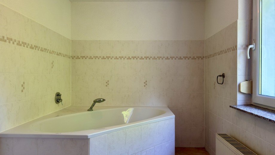 Eckbadewanne mit Gr�nblick Einfamilienhaus Bad Freienwalde / Neuenhagen