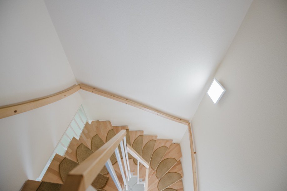 sch�ne Holztreppe Einfamilienhaus Panketal