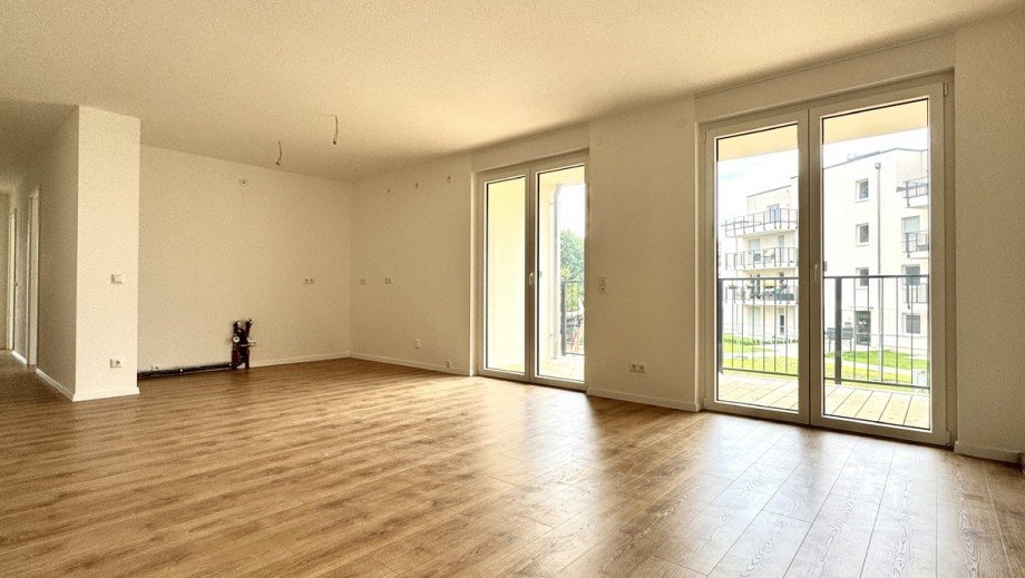 Wohnzimmer ohne K�che, Blick zur K�che Etagenwohnung Bernau bei Berlin