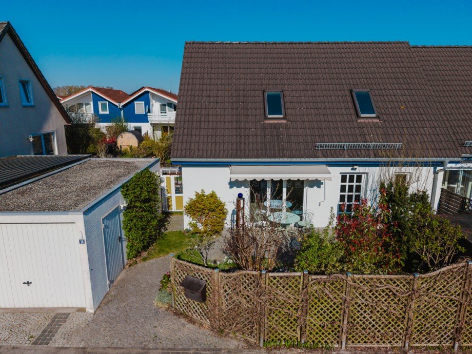 Hausansicht mit Garage Einfamilienhaus Panketal