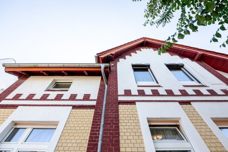 Fassade Finowfurt Zweifamilienhaus Ein Haus mit Geschichte. Und Platz f�r Ihre.Saniertes Zweifamilienhaus mit gro�em Garten zu kaufen!