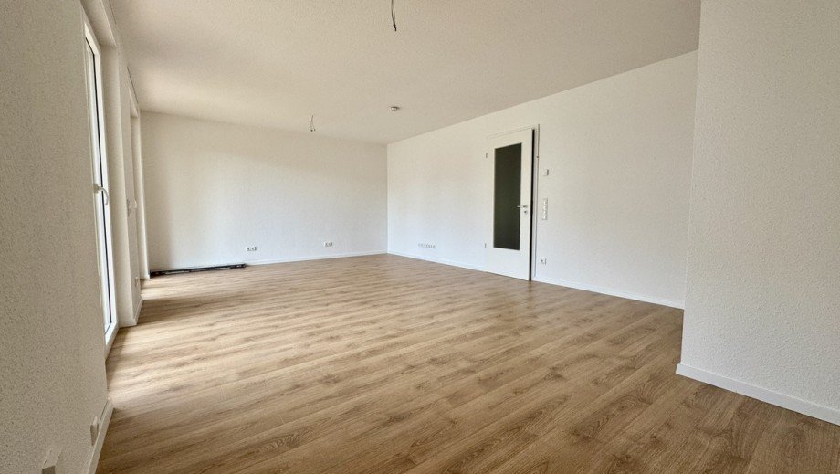 Wohnzimmer, Blick von K�che Etagenwohnung Bernau bei Berlin