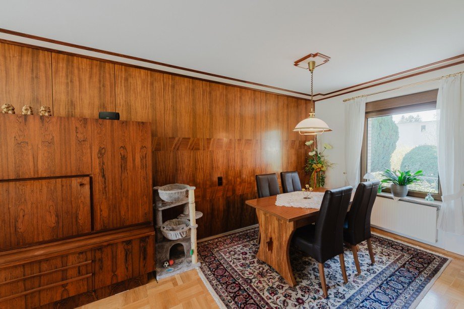 Essbereich mit luxuri�ser Wandvert�felung Einfamilienhaus Berlin / Mahlsdorf