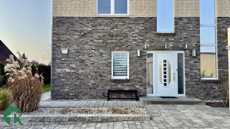 Nibelungen Villa Bernau bei Berlin Einfamilienhaus Die Nibelungen Villa in Bernau bei Berlin - hochwertiges, ger�umiges Wohnen am Feldrand