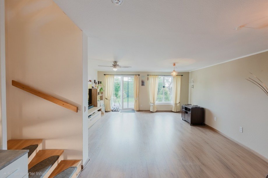 Blick vom Flur zum Wohn-/ Essbereich Einfamilienhaus Bernau bei Berlin