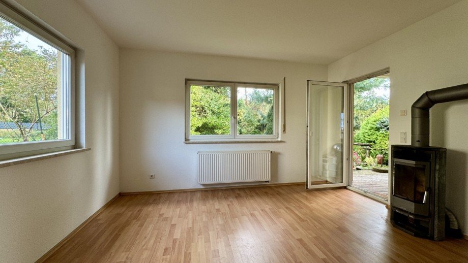 Wohnzimmer mit Blick zum Garten Einfamilienhaus Falkensee