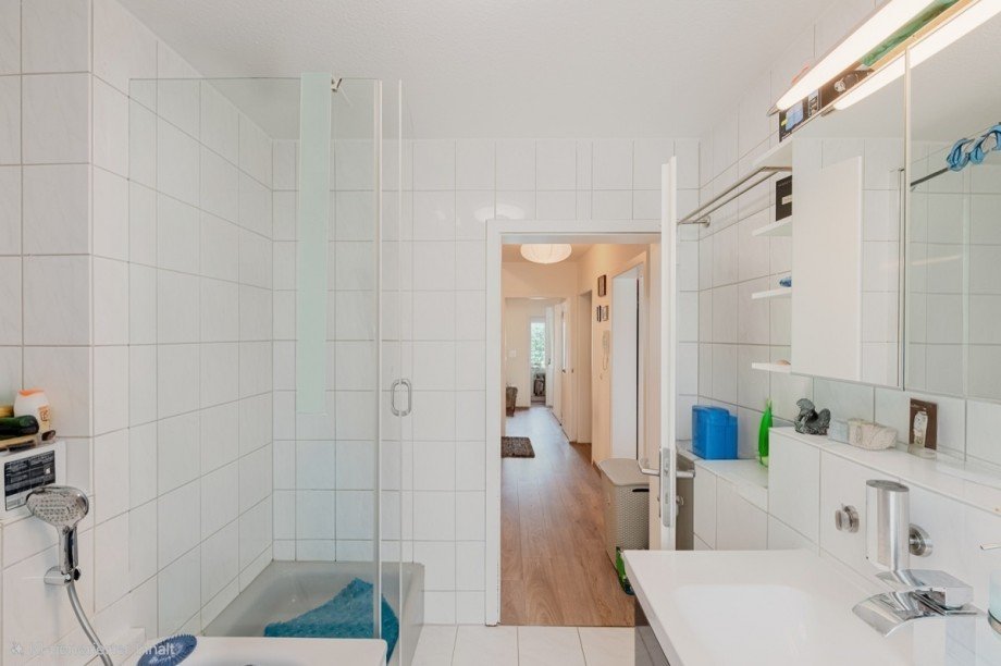 Badezimmer mit Dusche Einfamilienhaus Bernau bei Berlin