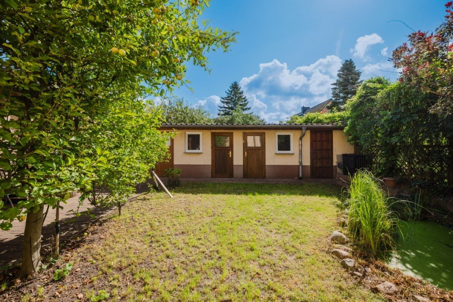 Rasen und Nebengelass Einfamilienhaus Bernau bei Berlin