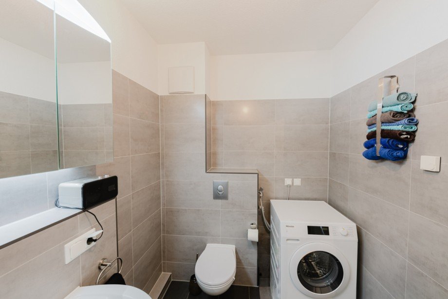 Badezimmer oben mit Waschmaschinenplatz Einfamilienhaus Bernau bei Berlin