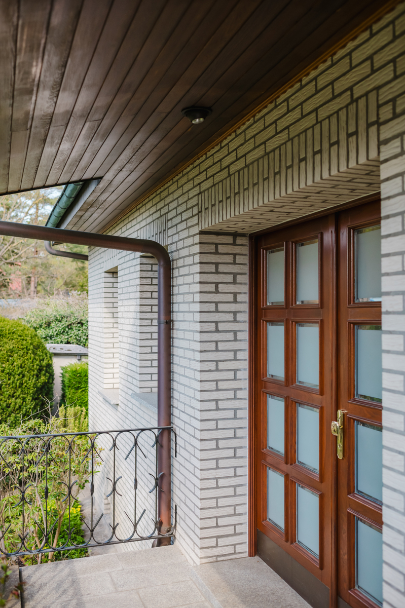 Eingang �berdacht Einfamilienhaus Berlin / Mahlsdorf