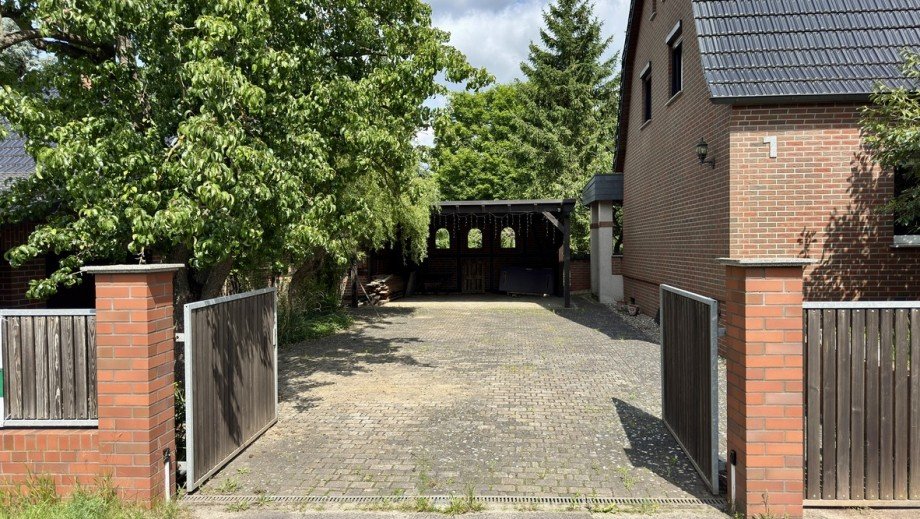 elektrische Toreinfahrt Einfamilienhaus Bad Freienwalde / Neuenhagen