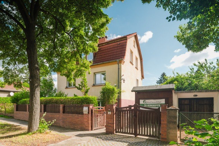 Einfamilienhaus in Bernau bei Berlin Bernau bei Berlin Einfamilienhaus Rollenhagen-46: Historisches, saniertes Haus f�r die gro�e Familie in Spitzenlage am Rollberg
