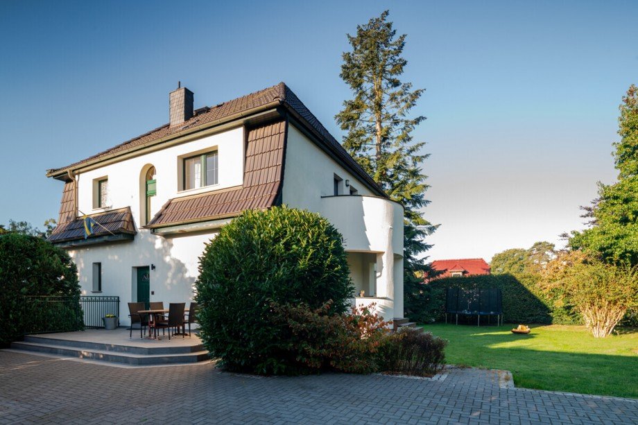 Haus und gepflasterte Einfahrt Einfamilienhaus Falkensee